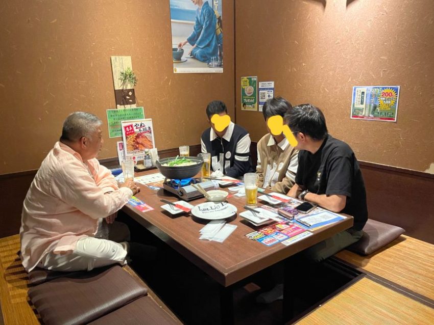 社長、A君、P君、Kさん語らい中